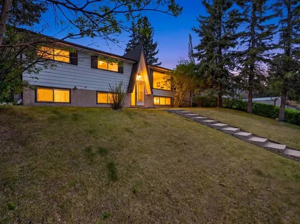 7539 E Hunterview Dr NW, Calgary, AB T2K 4P7