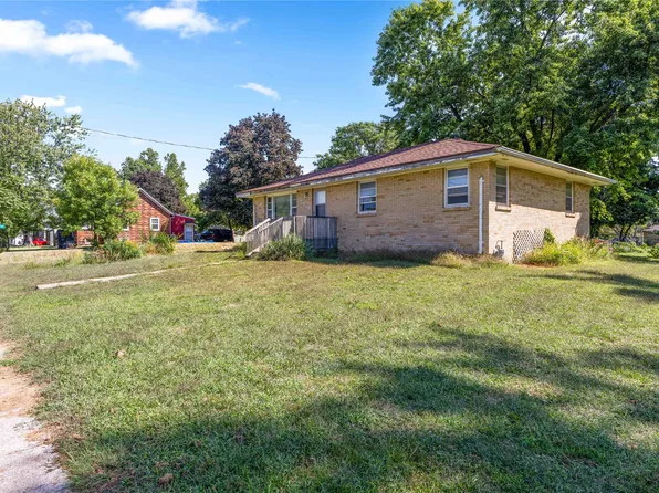 2419 E 23rd St, Des Moines, IA 50317