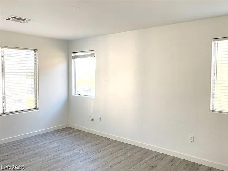 4990 Tioga Pass Ave — Photo 12