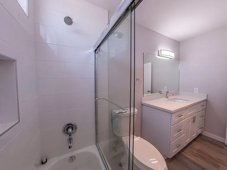 4101 Park Pl Apts — Photo 9
