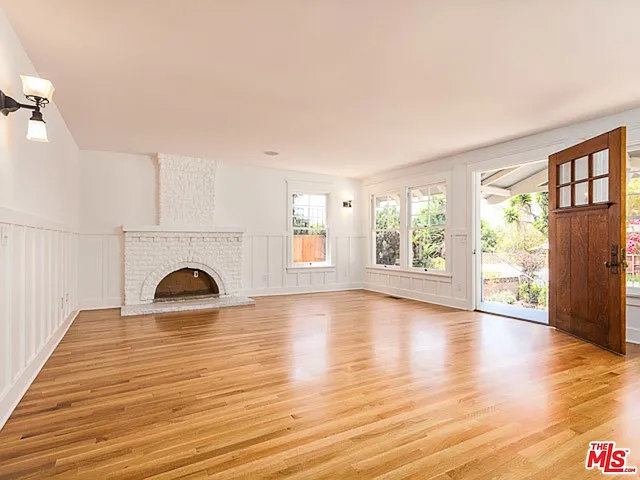 5 bed, 3128 sqft, $12,995 — Photo 4