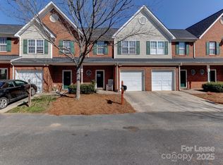 2107 Lennoxshire Square Ct, Charlotte, NC 28210