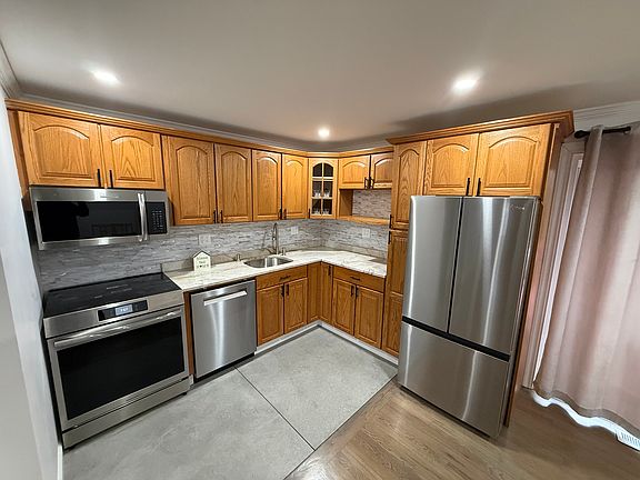 4th image of 71 Mountain Top Ln