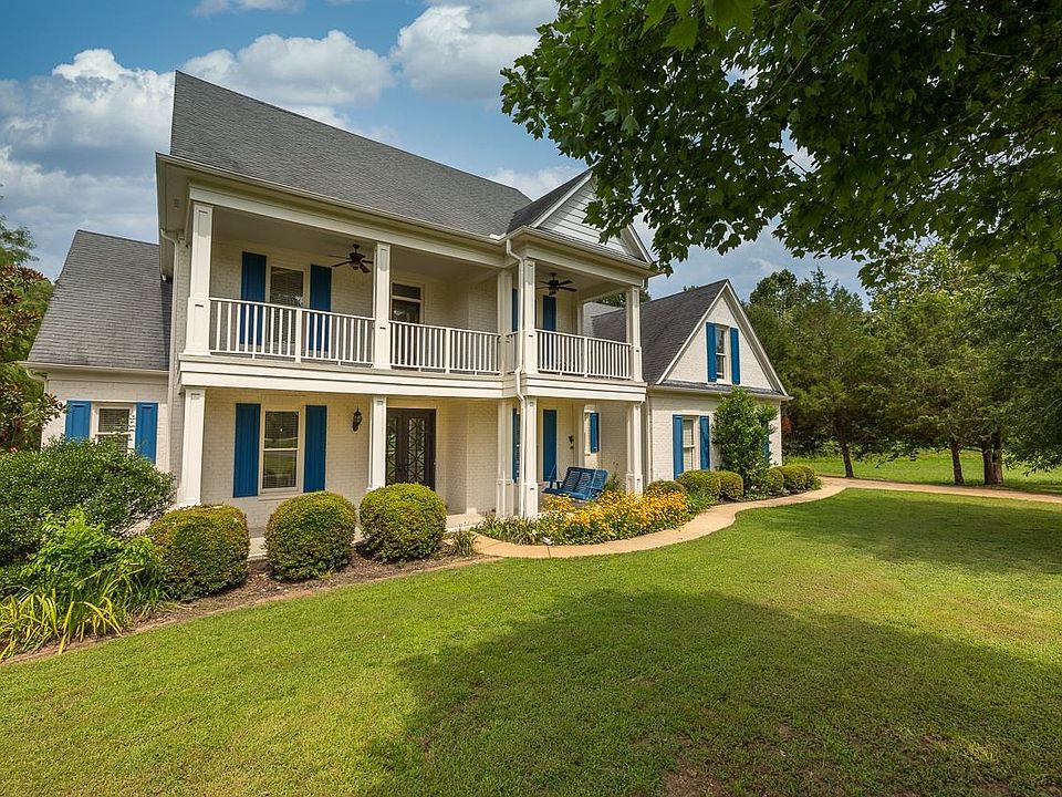 1st image of 250 Lake Pointe Cv