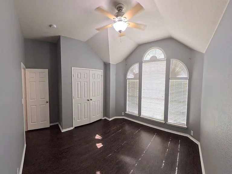 2029 Oak Manor Dr — Photo 8