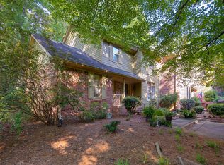 106 River Ridge Ln, Roswell, GA 30075