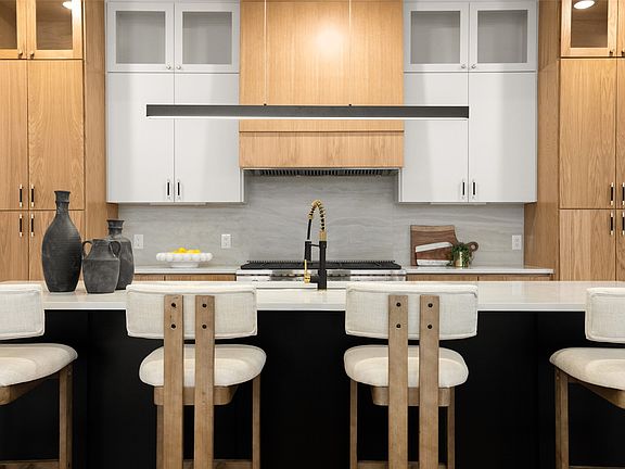 5th image of 3940 N Crest Haven Rd