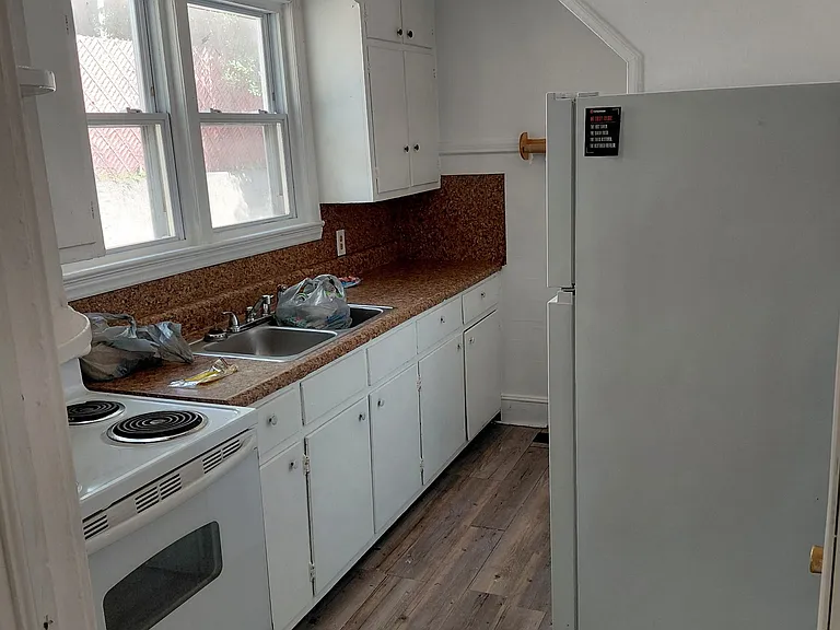 916 Carol St — Photo 10