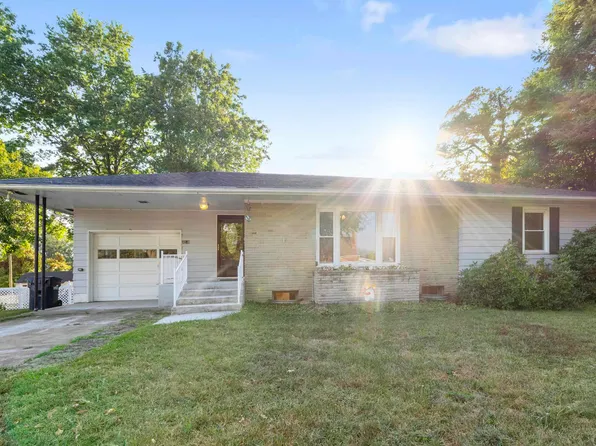 3210 Ridgeway Dr, Ashland, KY 41102