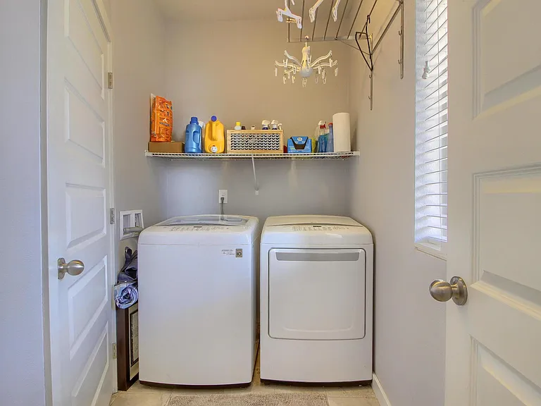 3045 Geneva St — Photo 28