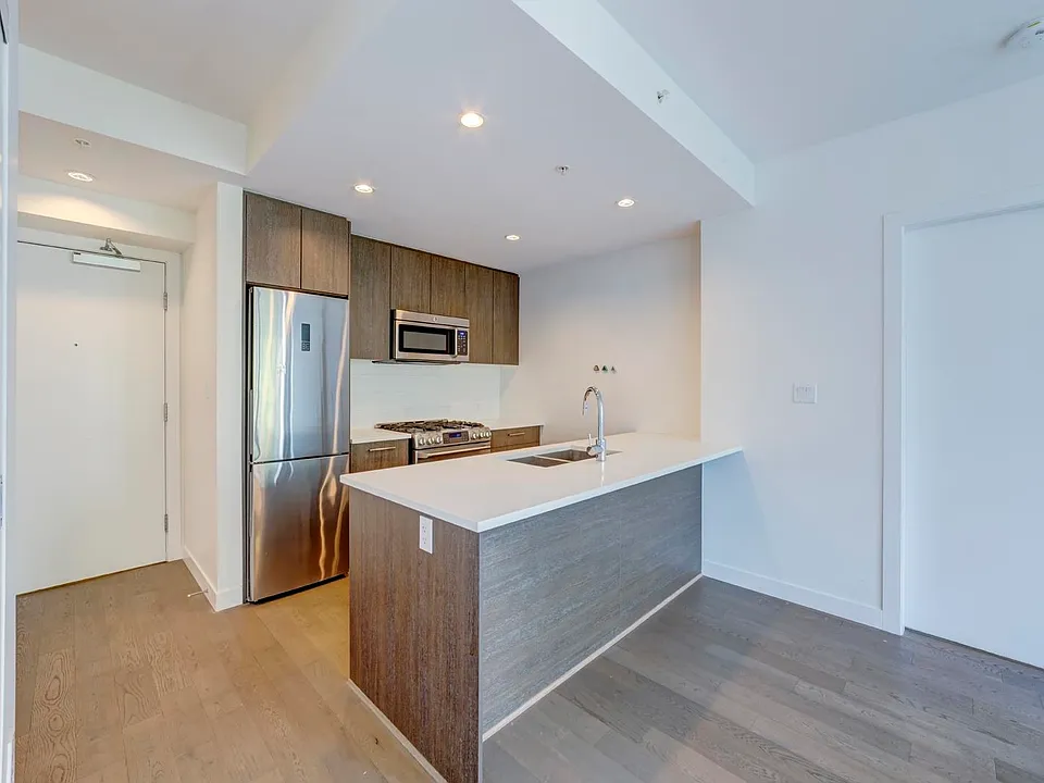 9060 University Cres #10XX