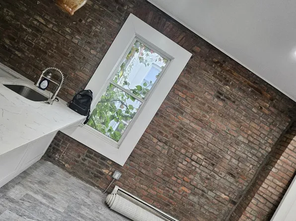 271 Smith Street image 5 of 11