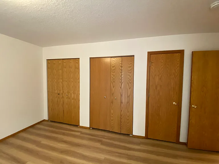 905 SE Stratford Ct — Photo 15