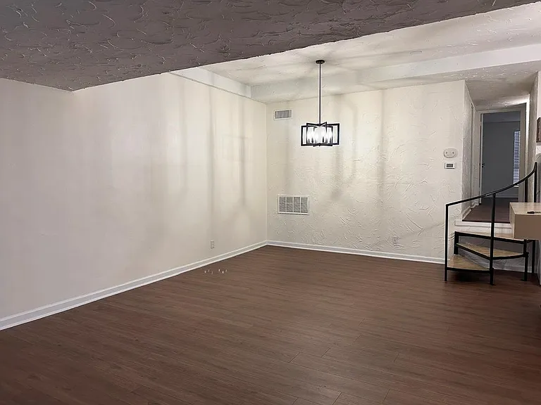 5916 Lago Vista Way #B-10 — Photo 3