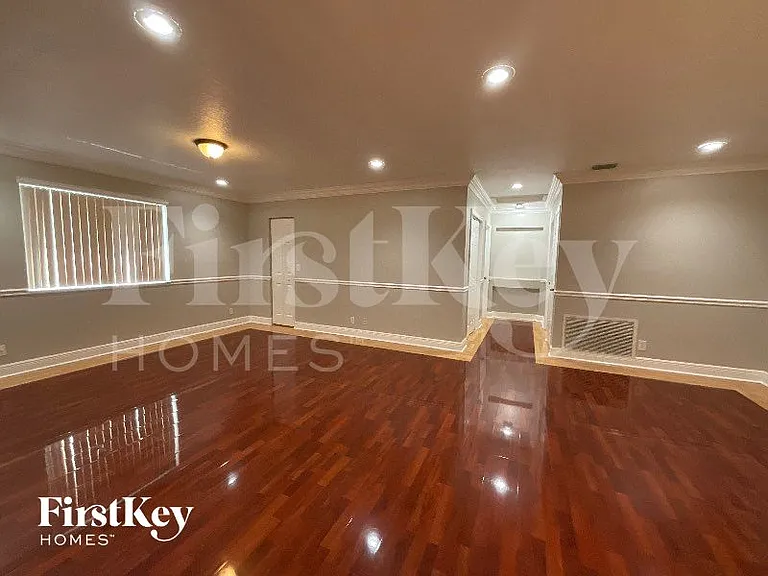 16324 SW 15th St — Photo 5