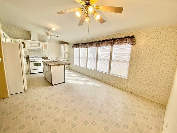 4th image of 3415 S Salida Del Sol Ave