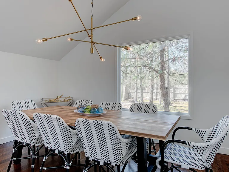 35 Gardiners Ln — Photo 8