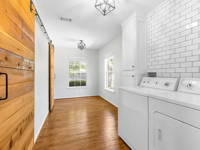 563 Hambrick Rd — Photo 6