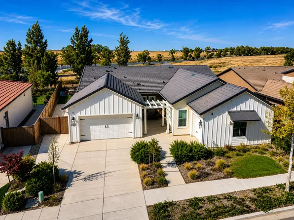 1048 Beaver Pond Loop, Madera, CA 93636