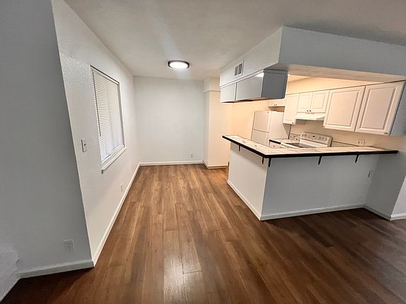 2nd image of 4113 Apostolo Cir #1
