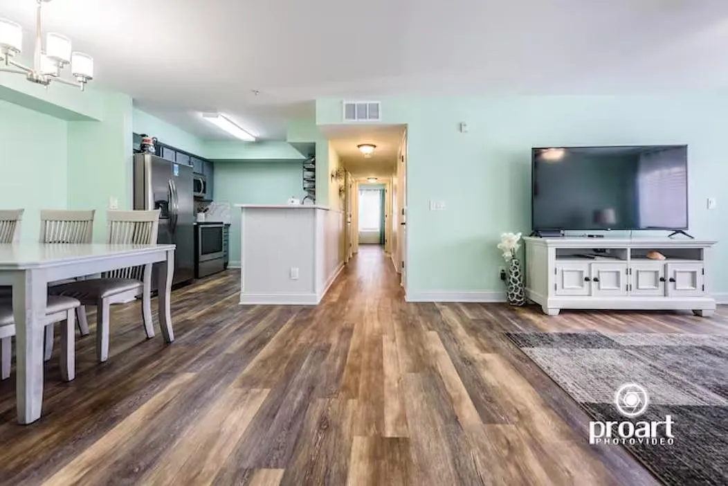 3 bed, 1254 sqft, $2,150 — Photo 1