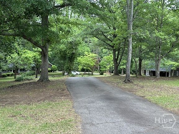 4th image of 1110 Crestwood Court