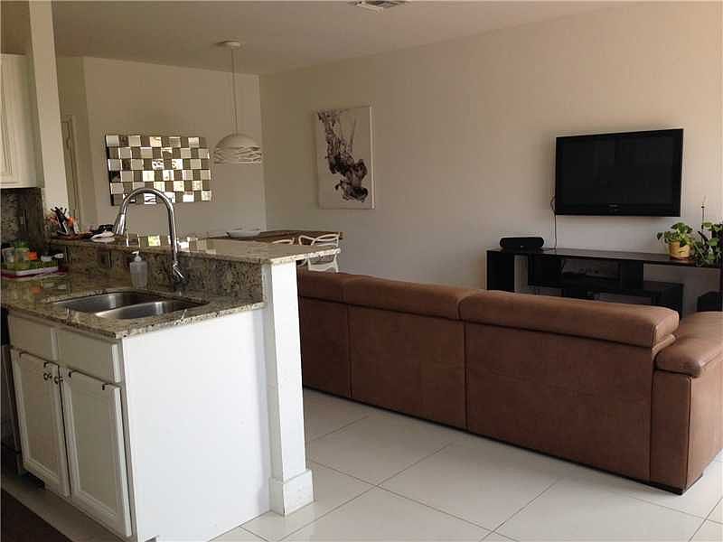 1st image of 1003 NE 208th St #1003