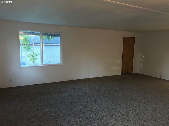 3rd image of 601 NE 102nd Ave