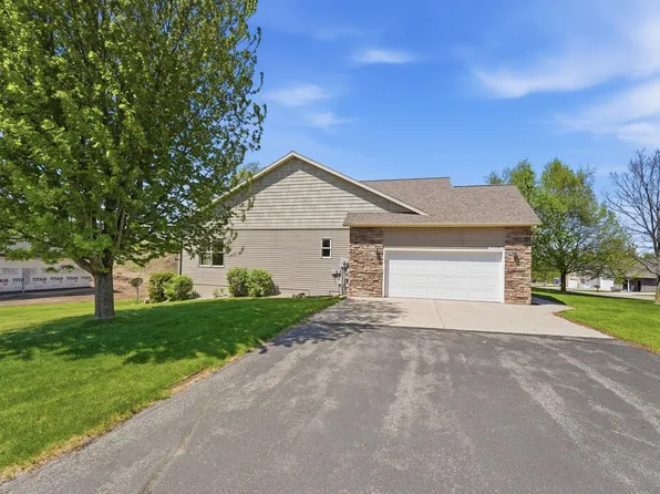 126 Acorn Ave NW, New London, MN 56273