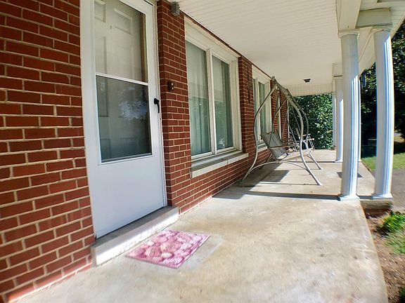 2nd image of 6 Horseshoe Dr
