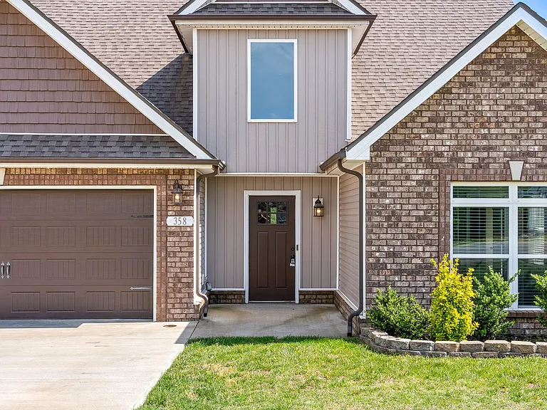 358 Wingfield Dr — Photo 2