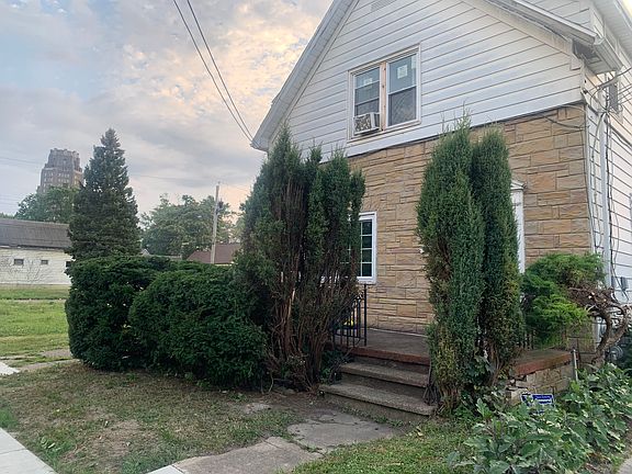 2nd image of 398 Curtiss St #1