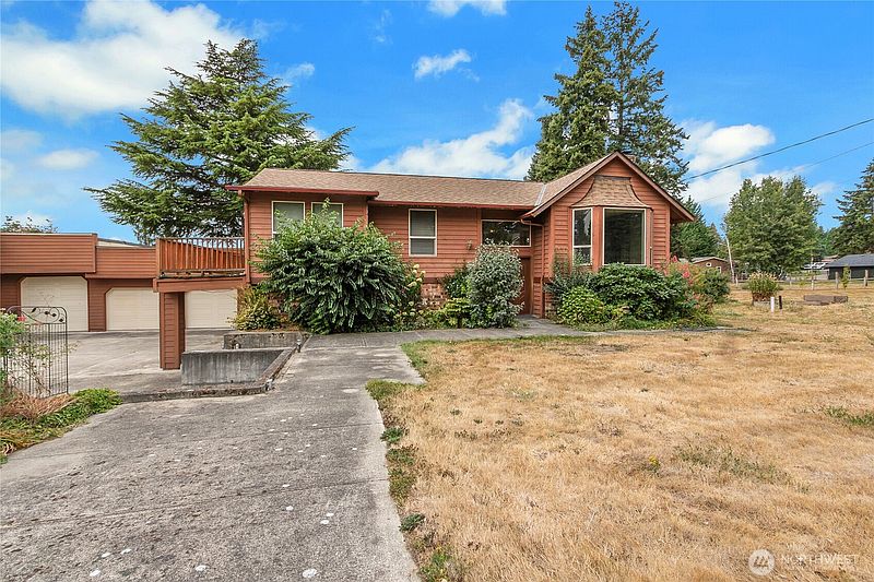 2nd image of 902 66th Avenue E