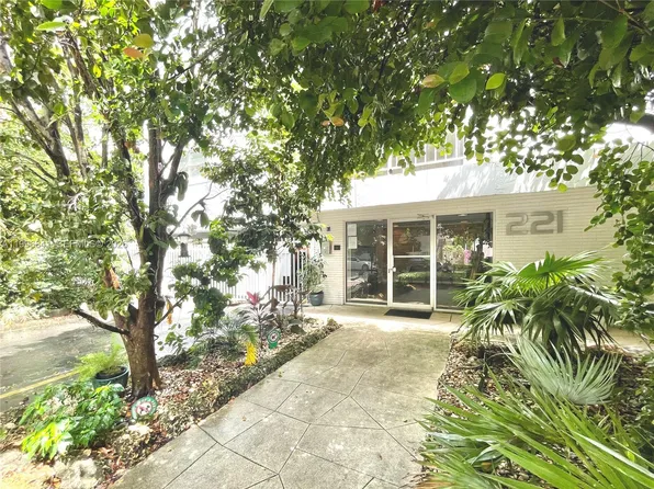 221 Meridian Ave, Miami Beach, FL