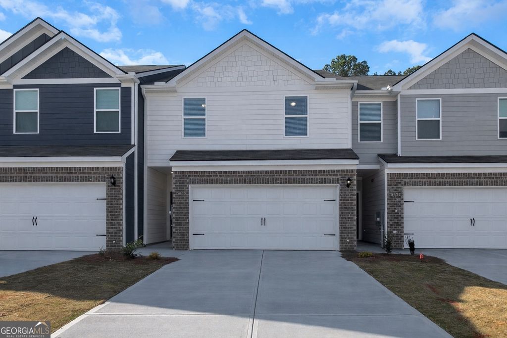 5455 Biltmore Dr, Atlanta, GA 30349 townhouse