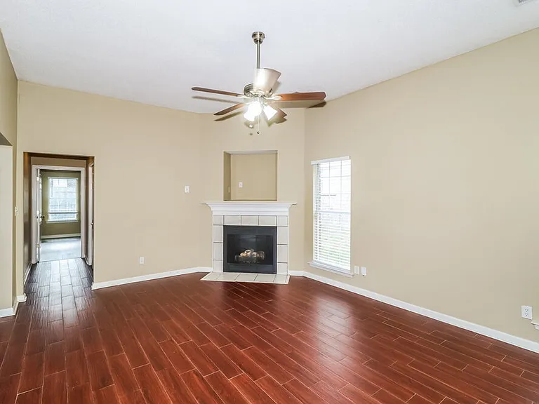 2753 Virginia Woods Pl — Photo 4