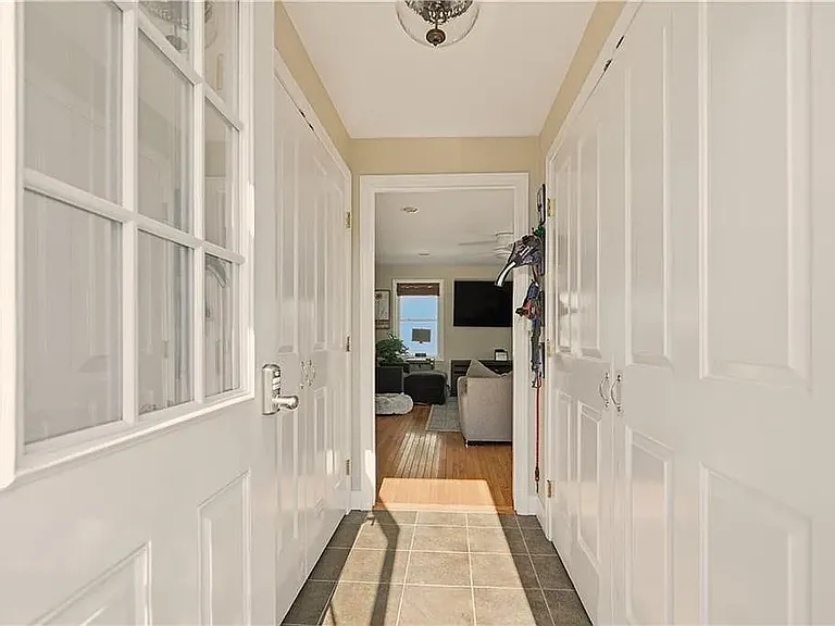 118 Center Ave — Photo 34
