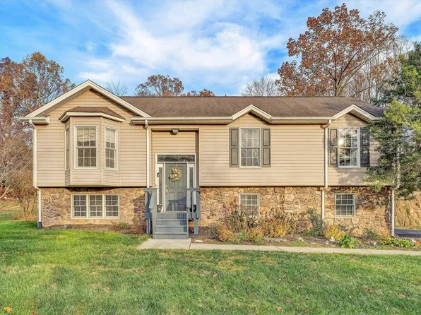 826 Coyner Springs Rd, Roanoke, VA 24012