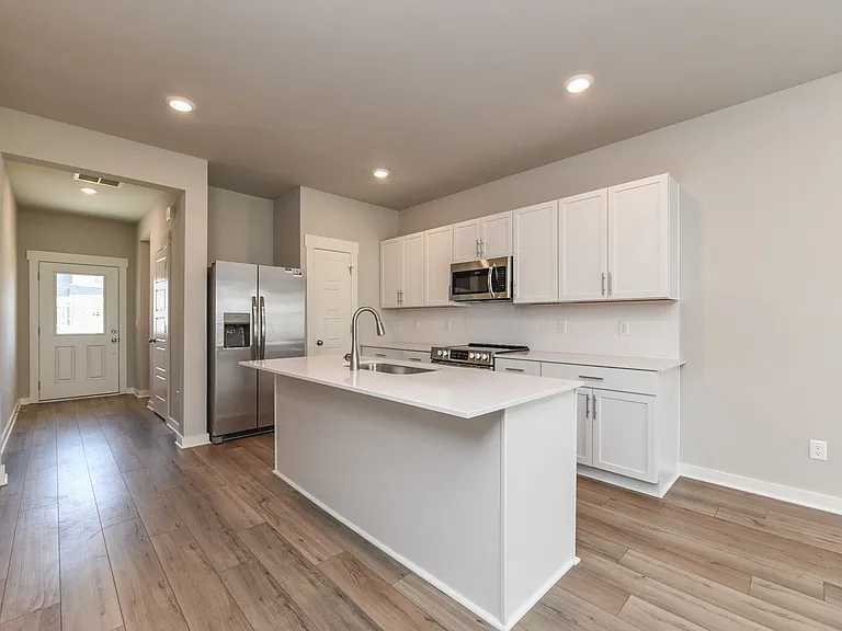 728 Mickelson Way — Photo 9