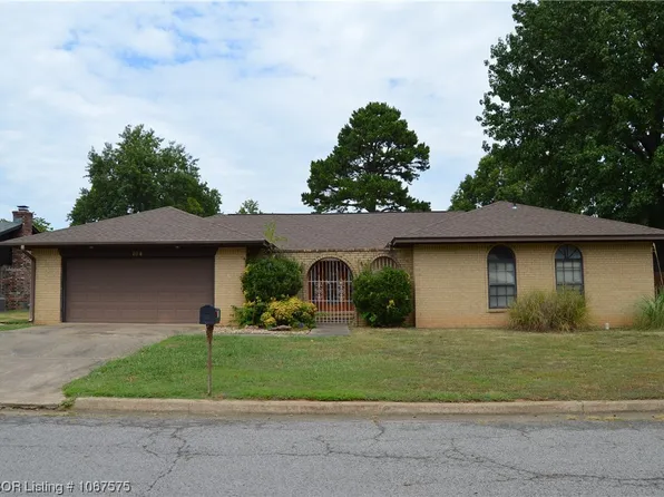 104 Teakwood Dr, Poteau, OK 74953