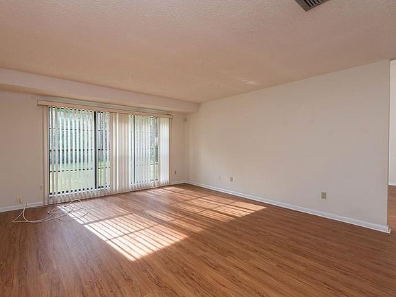 4th image of 4912 Dewey Rose Ct