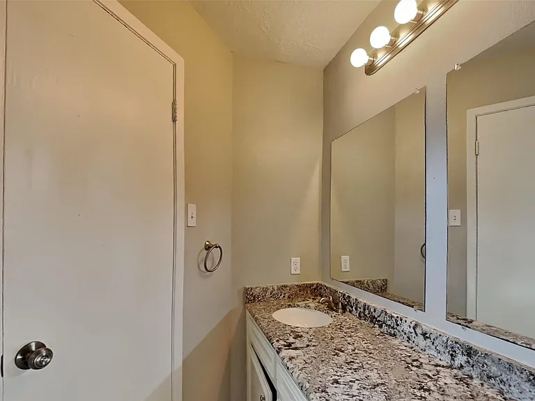 15506 Swan Creek Dr — Photo 10