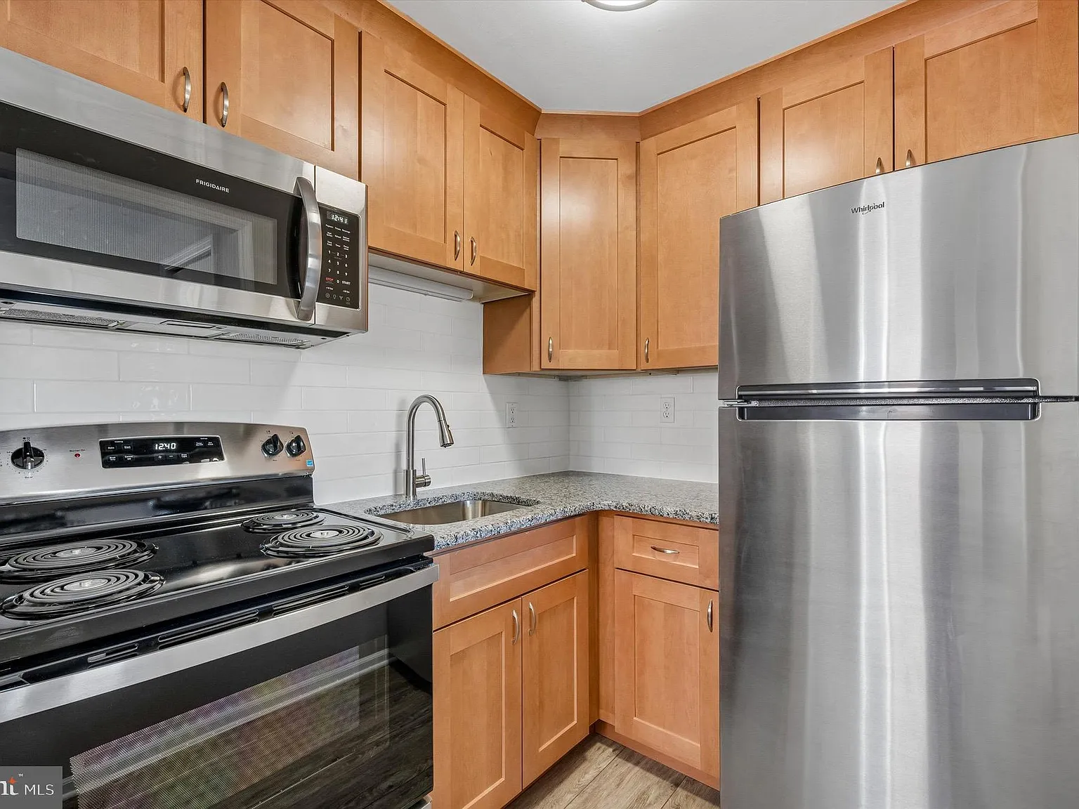 1 bed, 800 sqft, $1,325 — Photo 2