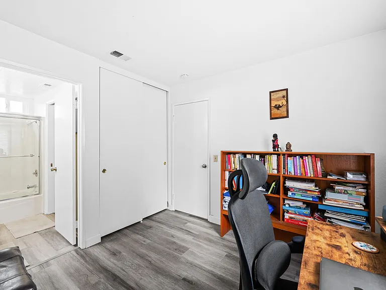 Down stair bedroom