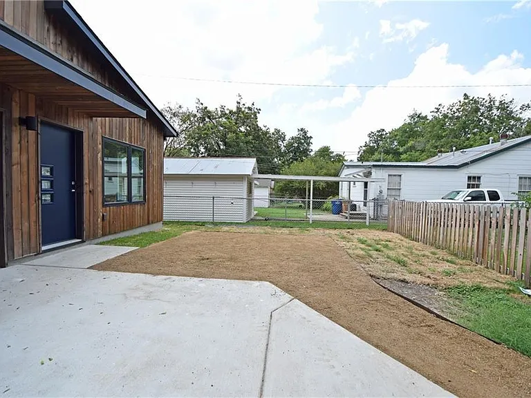 5405 Sunshine Dr #2 — Photo 2