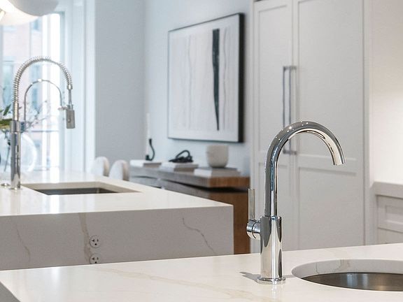 5th image of 555 E Broadway #555