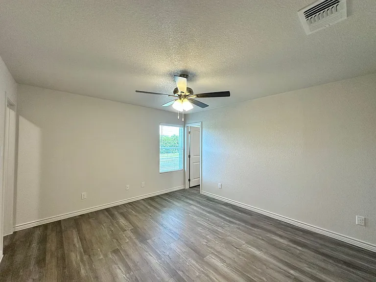218 B Dolphin — Photo 21