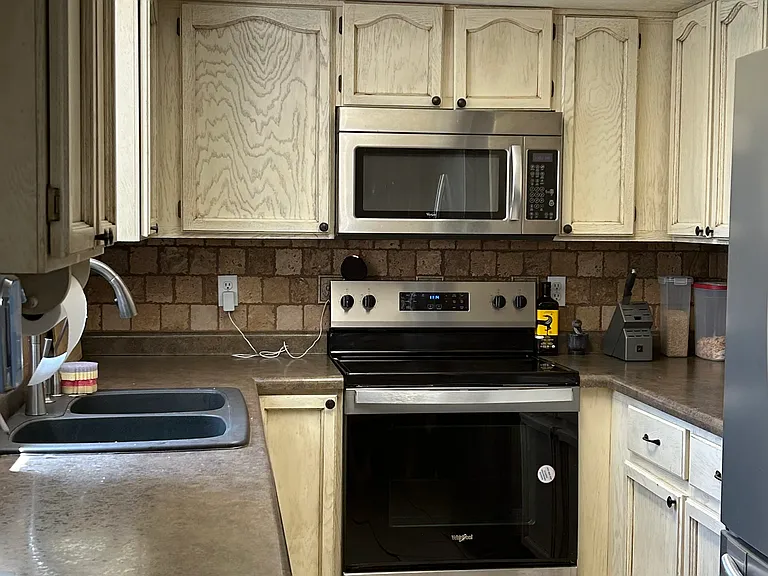 160 N 85 E — Photo 6