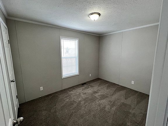 3rd image of 6073 Lakeview N