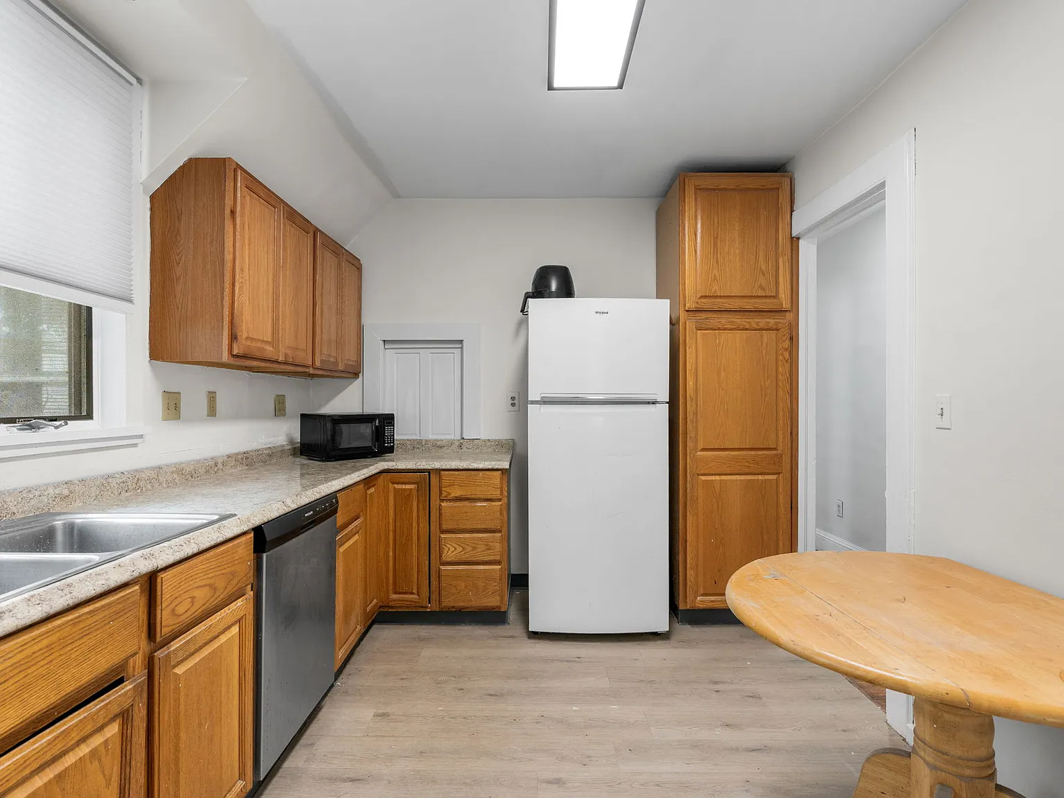 3 bed, 921 sqft, $1,800 — Photo 3